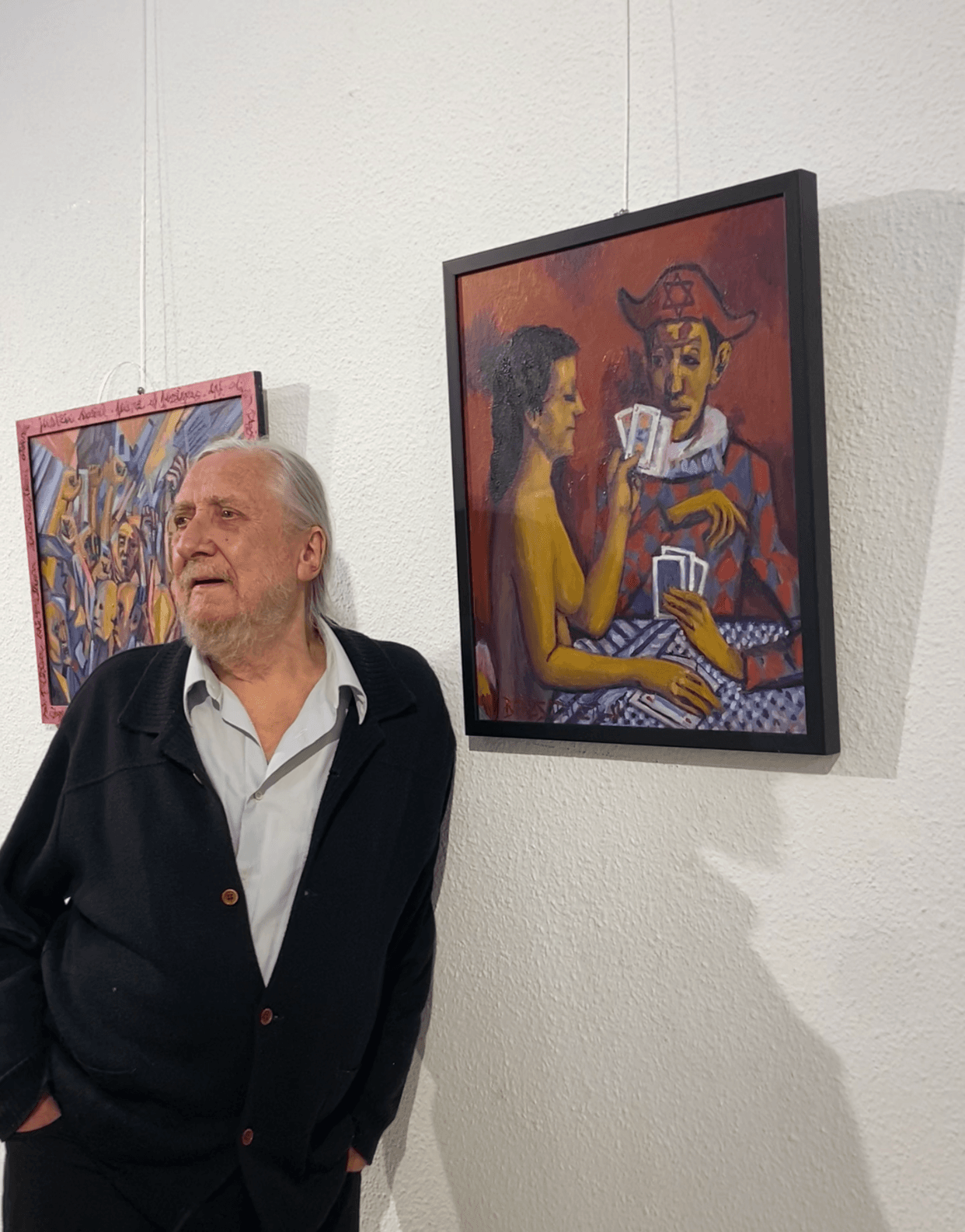 Borja Satrústegui con su obra